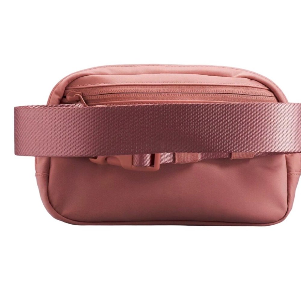 Lululemon Everywhere Belt Bag 1L Pink Pastel Fanny Pack New - Fast Shipping - Picture 2 of 5